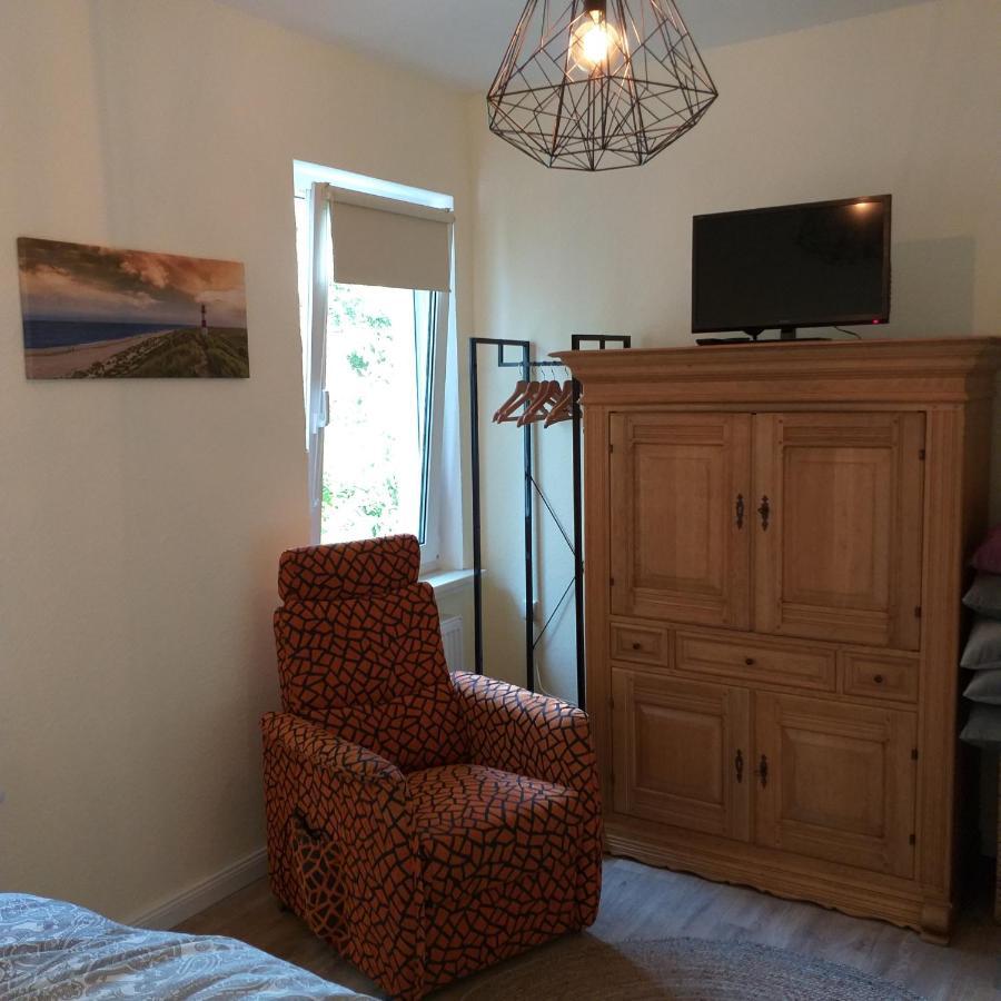 Friesenauster - Grosse Ferienwohnung Fuer Bis Zu 6 Personen Йевер Экстерьер фото
